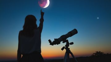 El eclipse lunar del viernes afectará más a 4 signos zodiacales.