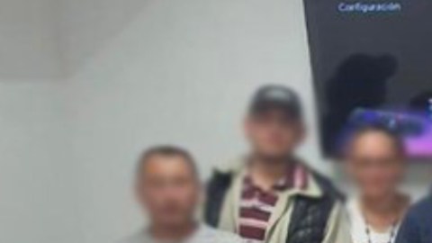 La familia de 10 colombianos que ayudó a rescatar a los inmigrantes secuestrados.