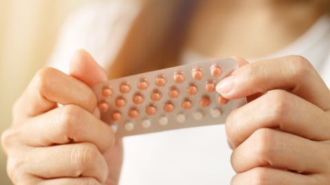 FDA evalúa aprobar la primera píldora anticonceptiva de venta libre en EE. UU.