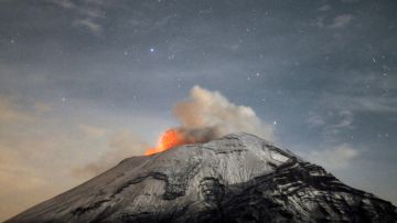 El volcán Popocatépetl ha incrementado su actividad y Mhoni Vidente dice que se espera una erupción.