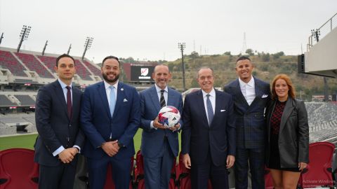 La estrella de los San Diego Padres, Manny Machado, Mohamed Mansour y la Tribu Sycuan forman parte del grupo de propietarios.