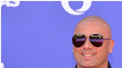 Wisin tomó con humor la pena que le hizo pasar a Nodal por no saber "perrear".