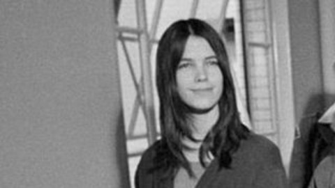 Leslie van Houten (izq.), era la discípula más joven del clan Manson.