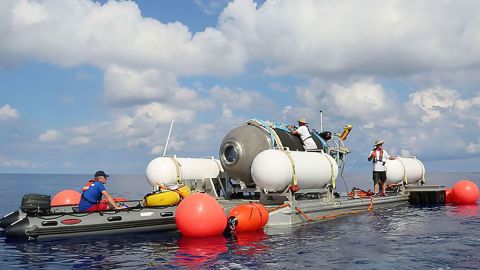 “No hay cápsula de escape": cómo es viajar a bordo del submarino Titán que se perdió camino al Titanic