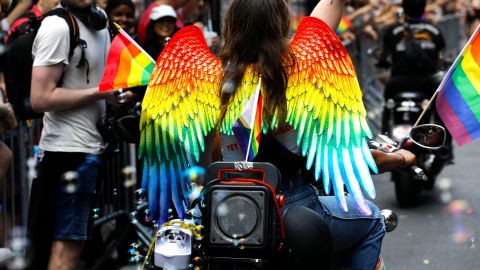 Nueva York declarada refugio para los jóvenes trans de EE.UU. durante su marcha del Orgullo