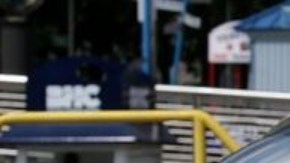 El presidente de OceanGate, Stockton Rush, frente a uno de los submarinos de la empresa.