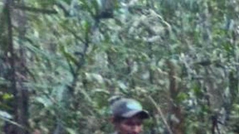 Imagen de los menores con los efectivos del ejército colombiano.