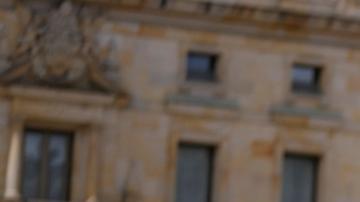 Miles protestan en Colombia contra las reformas de Petro