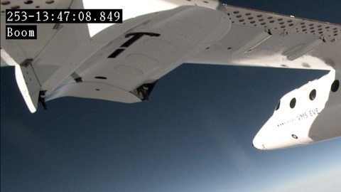 Virgin Galactic, de Richard Branson, realiza su primer vuelo espacial comercial