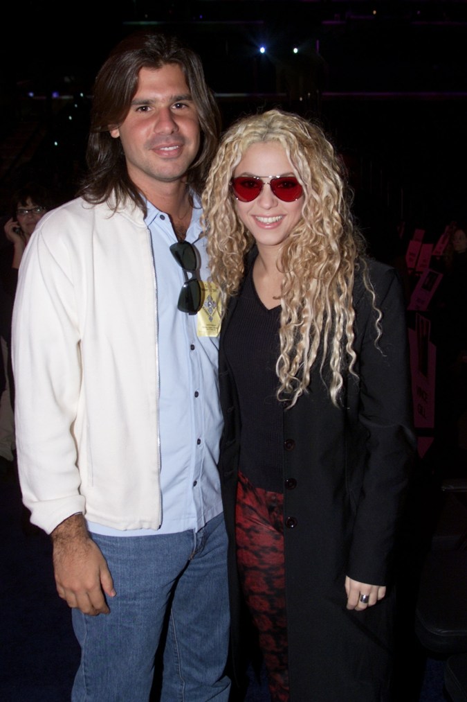 Antonio de La Rúa y Shakira al comienzo de su relación en el Grammy 2001.