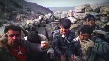 Migrantes abusados son filmados por bandas criminales que envían los videos a sus familiares exigiendo rescates.