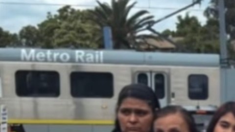 La imagen de Bertha Montes, víctima, aparece en la pancarta.