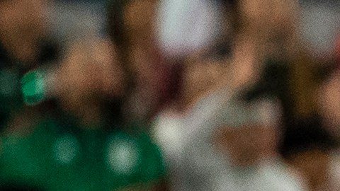Camerún celebra un gol contra México.