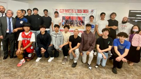 Divisiones U16 y U18 del Club de Básquetbol Raza Unida de Los Ángeles. (Cortesía Marcela Navarrete)