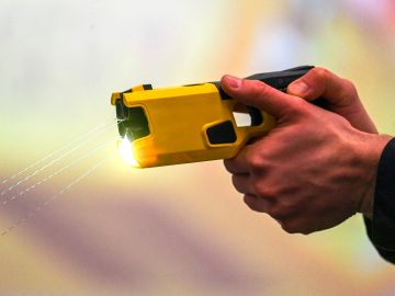 Califican como homicidio la muerte de un hombre en Carolina del Norte que recibió descargas con un Taser