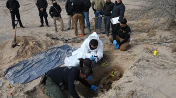 En los últimos dos meses, encuentran 55 fosas clandestinas con restos en México