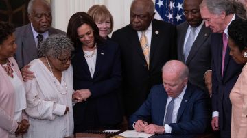 En 2021, el presidente Joe Biden firmó la ley que permitió la creación del día feriado de Juneteenth.