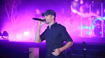 RIYADH, SAUDI ARABIA - NOVEMBER 29: In this handout image provided by Avory Celebrity Access, Enrique Iglesias performs at the Gala Dinner of World Travel & Tourism Council Annual Global Summit at The Hittin Palace on November 29, 2022 in Riyadh, Saudi Arabia. Enrique Iglesias (Photo by Avory Celebrity Access via Getty Images )