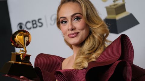 English singer-songwriter Adele poses with the award for Best Pop Solo Performance for "Easy on Me" in the press room during the 65th Annual Grammy Awards at the Crypto.com Arena in Los Angeles on February 5, 2023. (Photo by Chris Delmas / AFP) (Photo by CHRIS DELMAS/AFP via Getty Images)