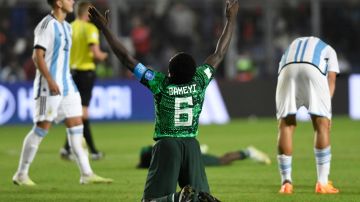 Nigeria eliminó al local en octavos de final.