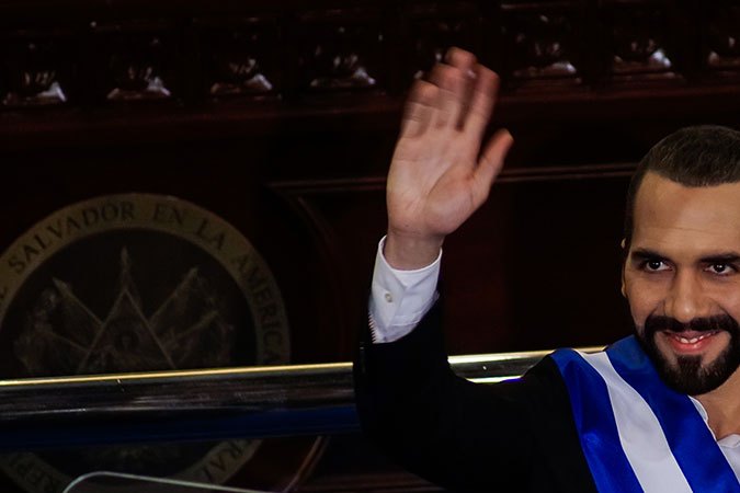 Nayib Bukele se inscribe a la precandidatura para reelegirse como presidente de El Salvador