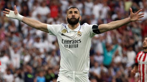 Karim Benzema se marcha del Real Madrid como el futbolista con más títulos.