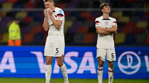 Jugadores de Estados Unidos llorando tras eliminación.