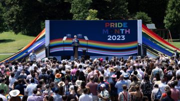 Biden habló a los asistentes a la celebración del Mes del Orgullo en la Casa Blanca.