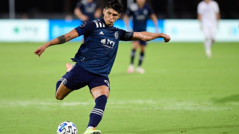 Alan Pulido, delantero del Sporting Kansas City.
