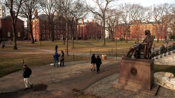Harvard y la Universidad de Carolina del Norte dicen que acatarán fallo de la Suprema Corte sobre discriminación positiva