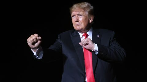 Trump amplía su ventaja sobre DeSantis en el camino para definir a candidato republicano en 2024, según NBC