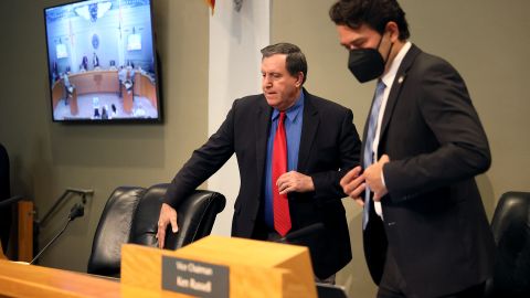 Gastos del litigio contra el concejal de Miami Joe Carollo son pagados por un seguro