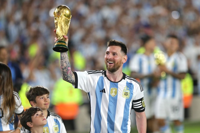 Lionel Messi levantó la Copa del Mundo el 18 de diciembre del 2022.