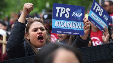 Inmigrantes y activistas han reclamado que se extienda el TPS para El Salvador, Honduras y Nicaragua.