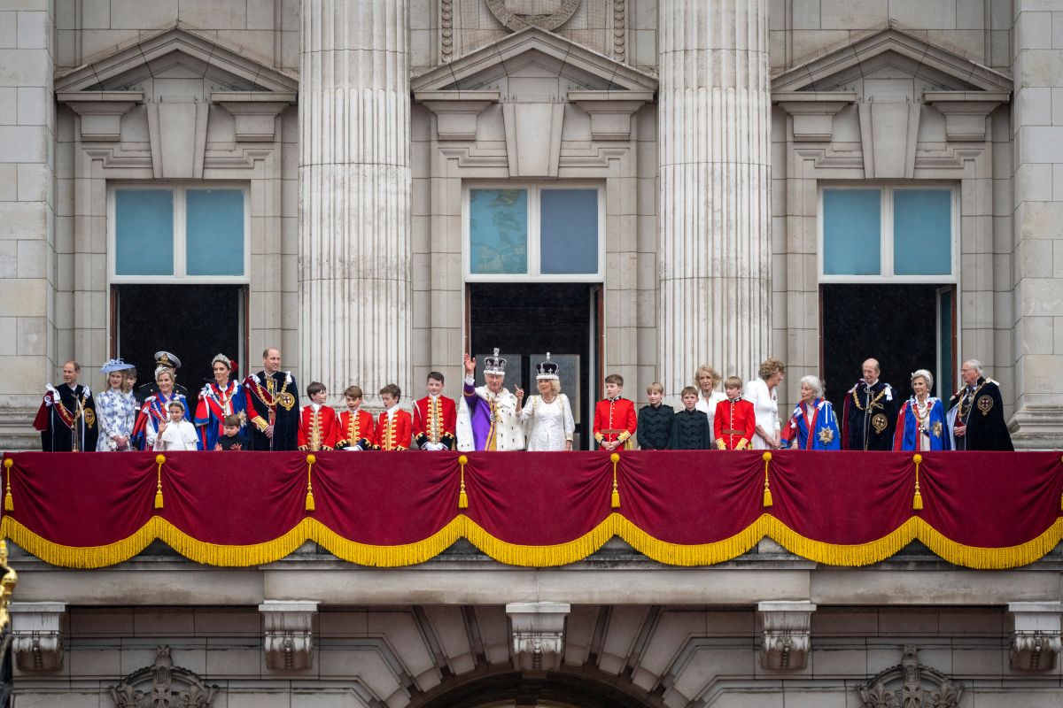 Familia real británica en el balcón del Palacio de Buckingham.