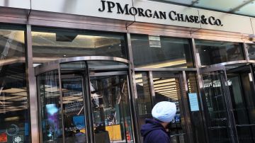 JPMorgan Chase llega a un acuerdo de $290 millones con una víctima de Jeffrey Epstein