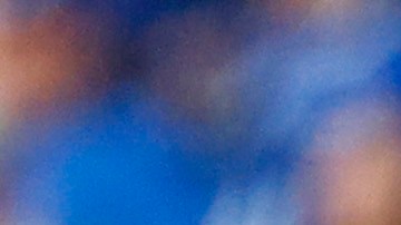 Mookie Betts reacciona tras batear uno de sus cuatro hits. A su lado, Anthony Rizzo.