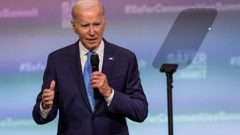 Biden abordó la continua epidemia de violencia armada en Estados Unidos..