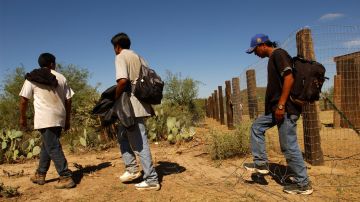 ¿Cuánto cobran los “coyotes” en México por cruzar de forma ilegal a migrantes hacia EE. UU.?