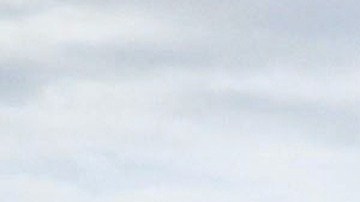 Aerolínea causa polémica y amenaza a azafatas si suben de peso