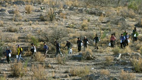 Altas temperaturas, un enemigo mortal en cruce irregular por la frontera, advierte Patrulla Fronteriza