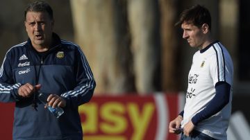 Gerardo 'Tata' Martino (i) y Lionel Messi (d) coincidieron en la selección argentina.