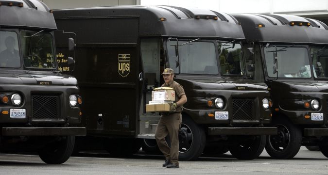 UPS entrega alrededor de 25 millones de paquetes al día, aproximadamente una cuarta parte de todo el volumen de paquetes de EE.UU.