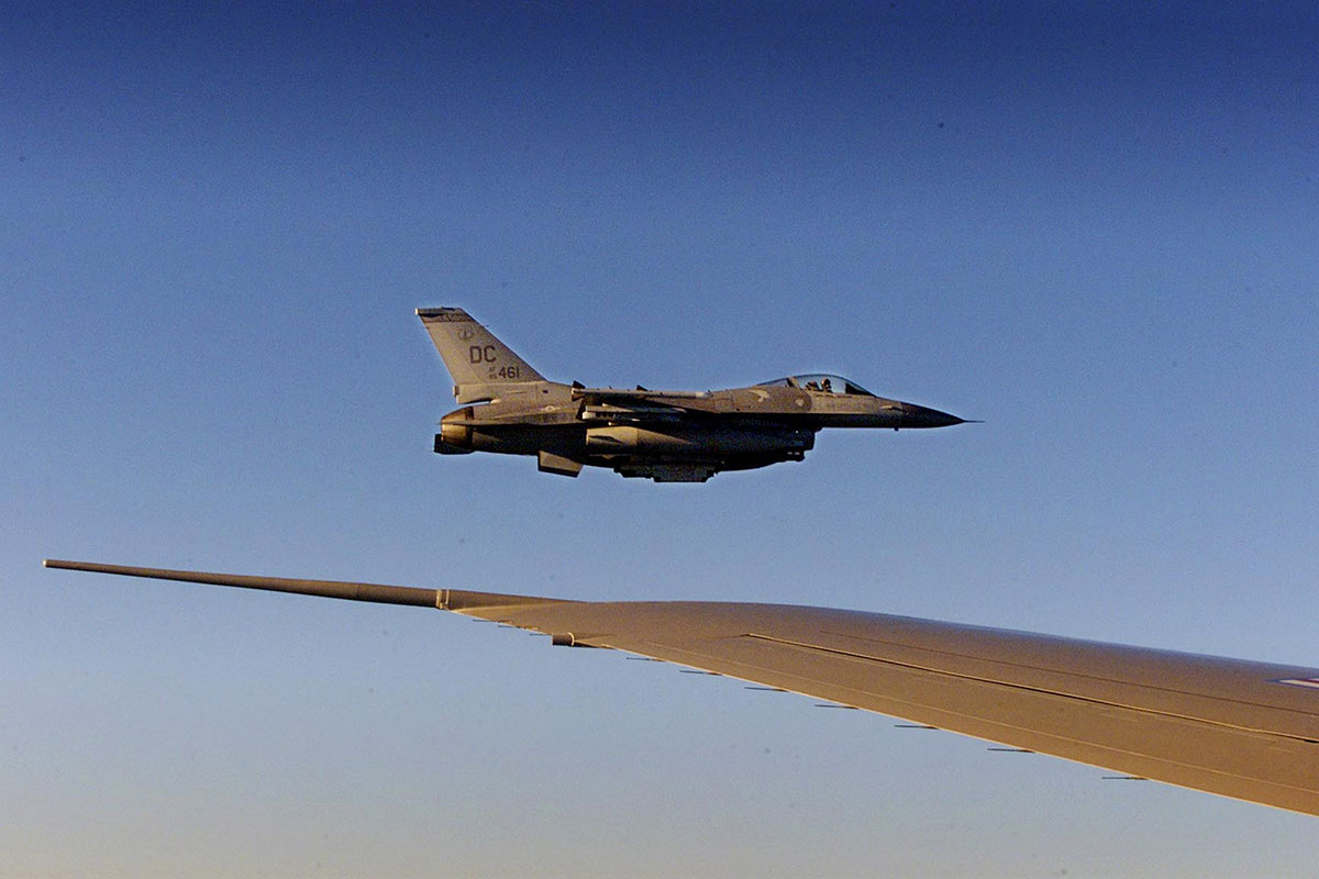 Aviones F-16 vigilan espacio aéreo en Washington D.C.