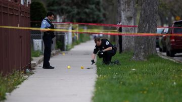Tragedia en Illinois: Niño toma el arma de su padre y mata accidentalmente a otro mientras jugaban