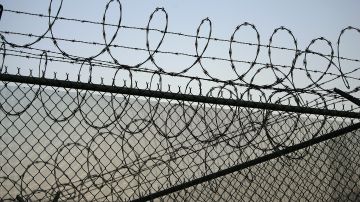 Condenan a ex oficial correccional de una prisión federal en California por conducta sexual inapropiada