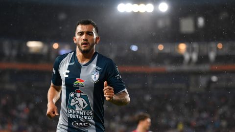 Luis Chávez con la playera de Pachuca ante Atlético San Luis,