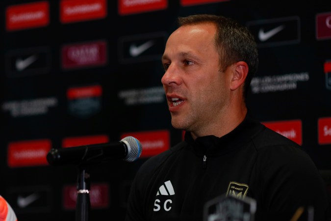 Steve Cherundolo en rueda de prensa tras la derrota de LAFC ante León.