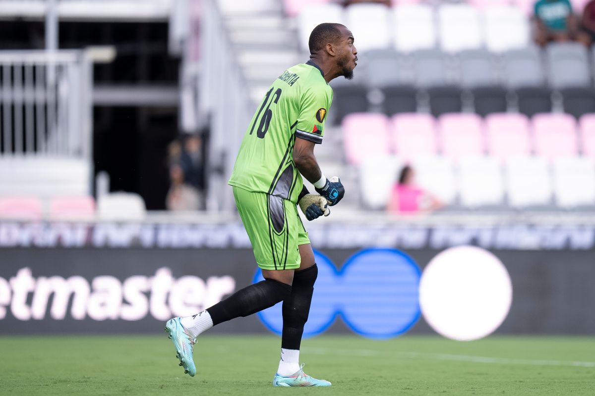 Giannis Klementia, Martinique's goalkeeper, was the figurehead of the match.