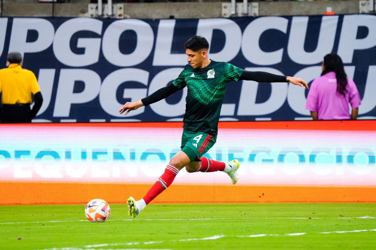 Edson Álvarez durante el partido contra Honduras en la Copa Oro.